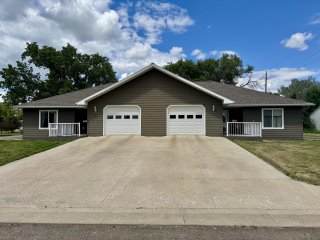 704 & 706 4th Avenue W, Redfield SD