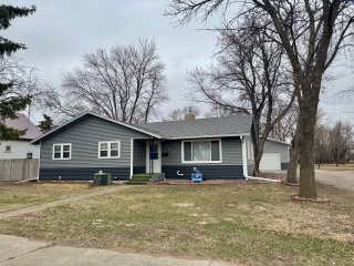 820 East 7th Avenue, Redfield SD